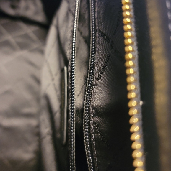 Avril Extra-Large Leather Top-Zip Tote Bag New with tags - Picture 9 of 14